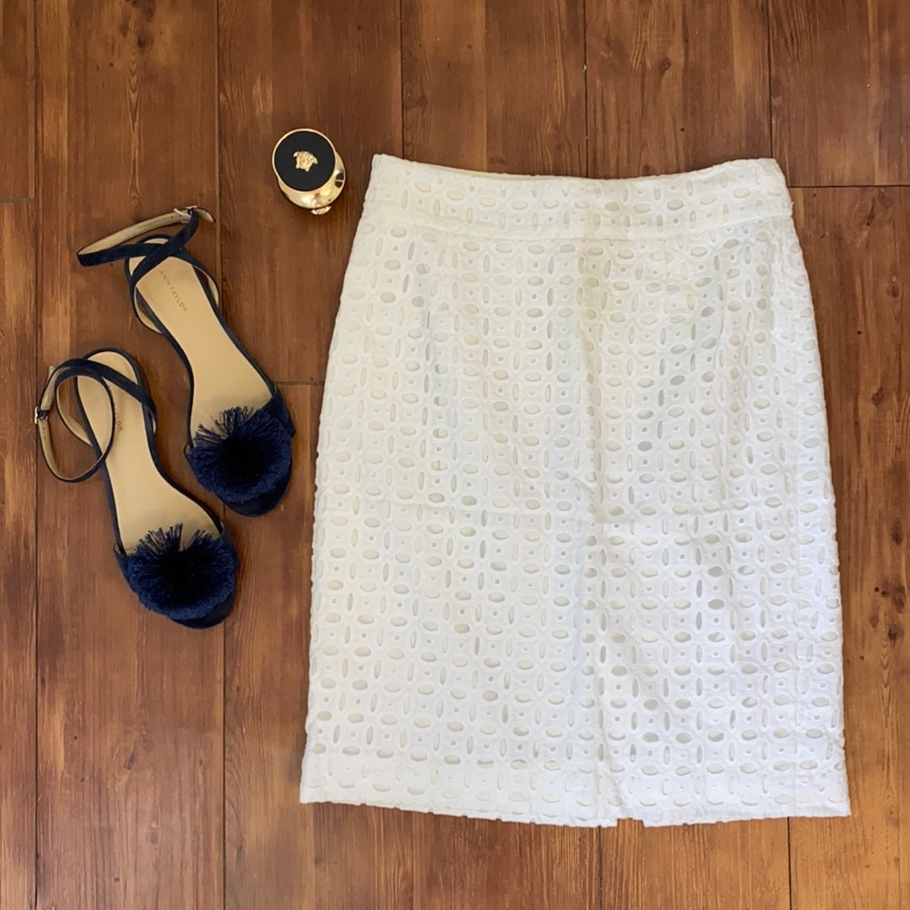 Banana Republic 0P White eyelet pencil skirt